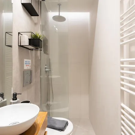 Modern Near The National Gallery In Apartment